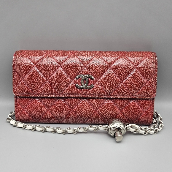 ❤️CHANEL Authentic Patent Leather Wallet/Clutch ❤️ - Picture 3 of 17